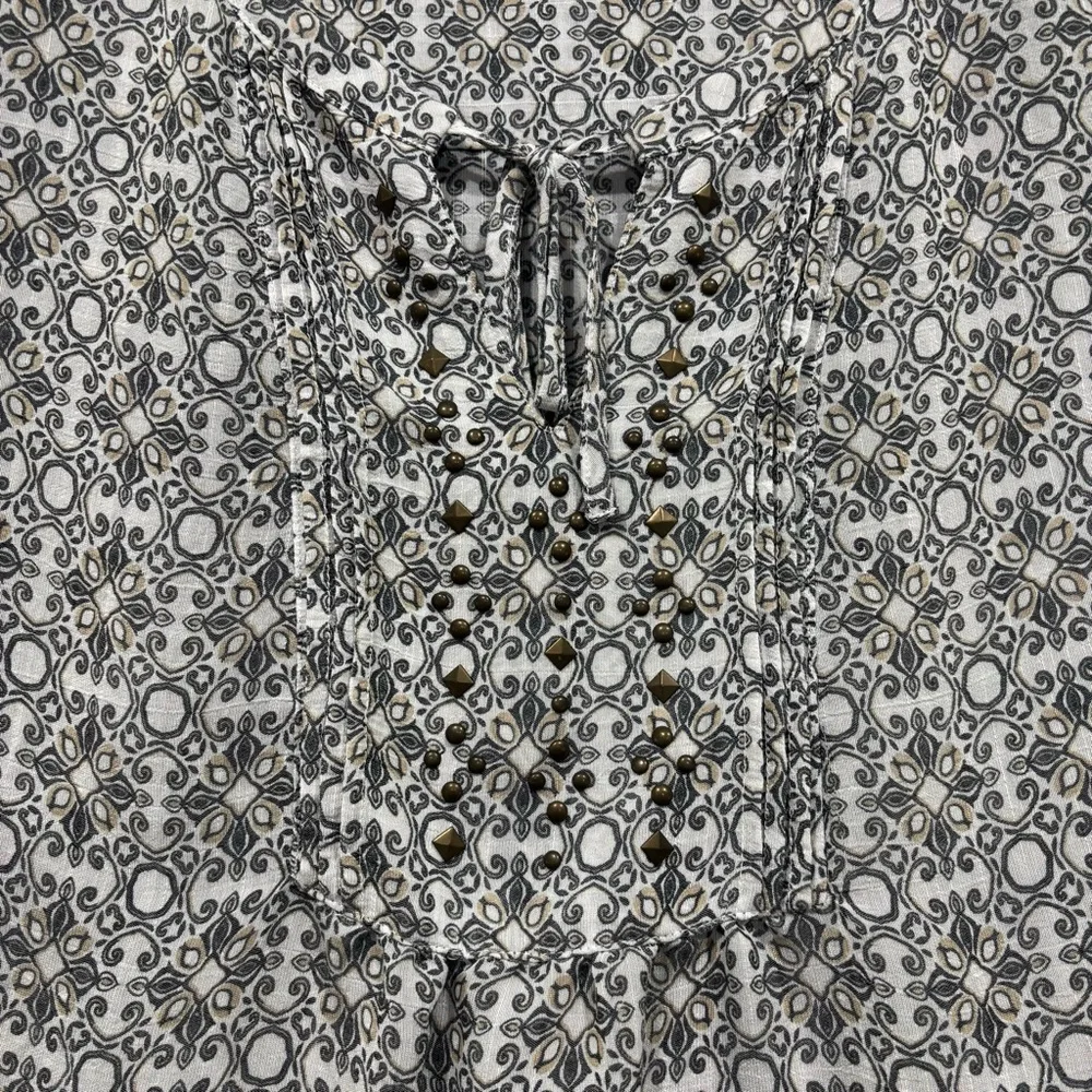 Liz Claiborne Black and White Short Sleeve Tie Front Blouse - Picture 6 of 9